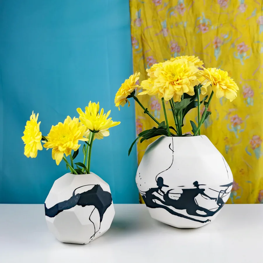 Ceramic vase 32